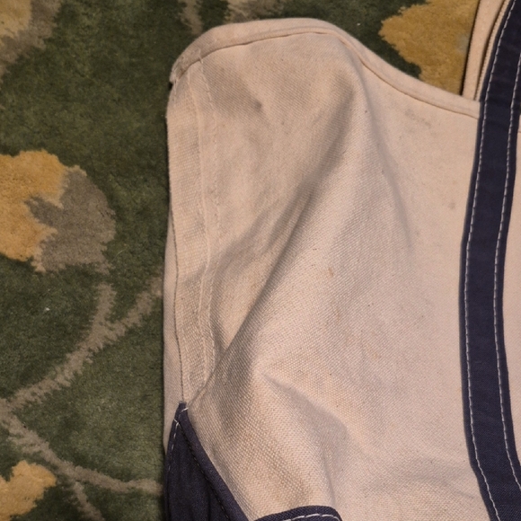 Stylish Navy and Cream Tote Bag - Picture 10 of 11